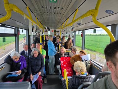 Culture bus The jury travelled to the stations in the culture bus provided by the Salzland district.