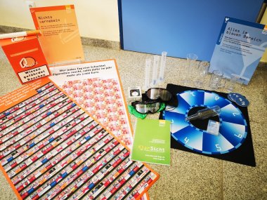 Klarsichtkoffer zur Tabak- und Alkoholprävention