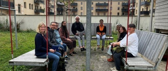 Sur la photo, on peut voir les participants à l'excursion organisée au « Klimaquartier » du quartier Lutherviertel à Halle (Saale)