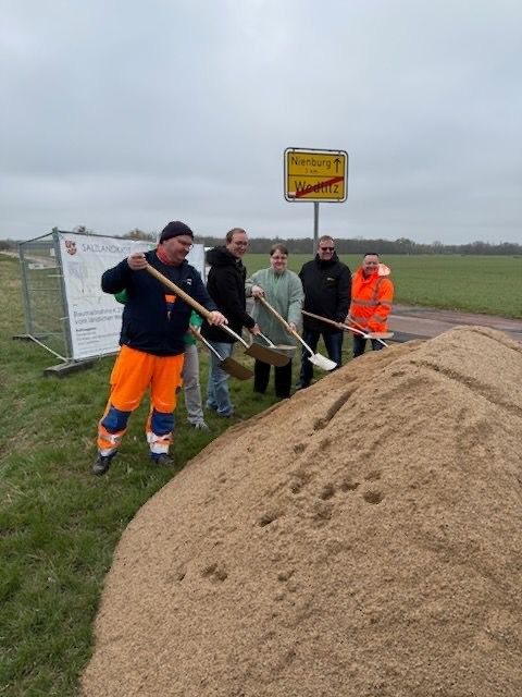 Symbolischer Spatenstich bei Wedlitz
