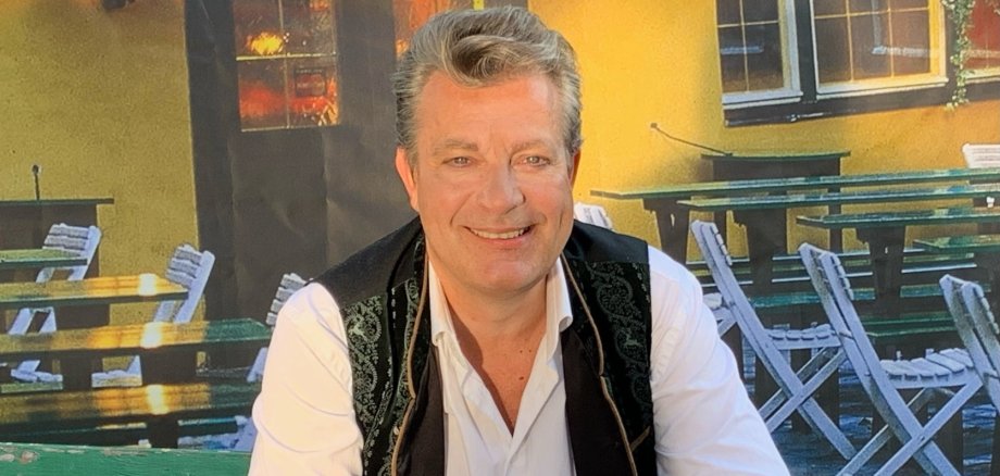 Liedernachmittag mit Alexander Klinger und Salonorchester im Salzlandmuseum Schönebeck