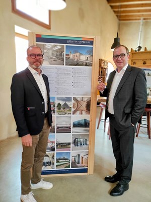 v.l.: Sparkassenvorstand Hans-Michael Strube und Landrat Markus Bauer 